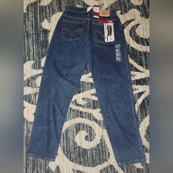 Levi 550 Classic Relaxed Jeans - Picture 2 of 4